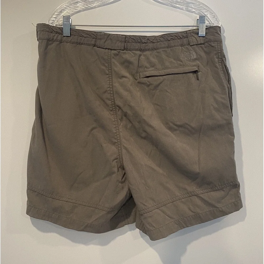 The North Face Mens Pleated Hiking Shorts Taupe Brown Canvas Outdoor Size 38